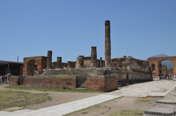 capitoline triad